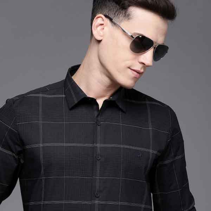 Men Black Comfy Slim Fit Checked Formal Shirt