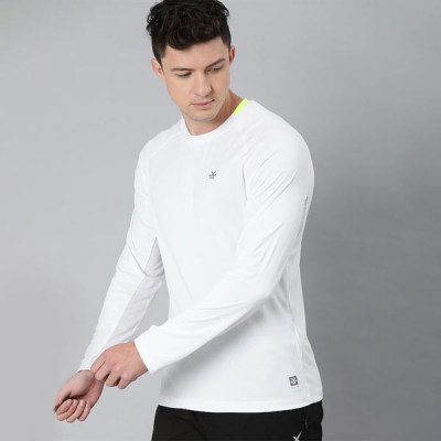 "Men White Solid Round Neck T-shirt